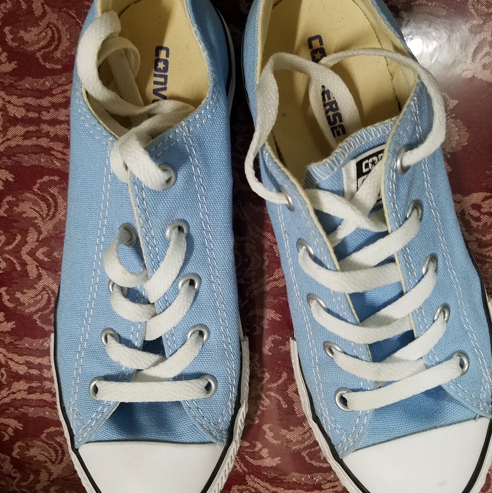 Converse shoes size 4.5